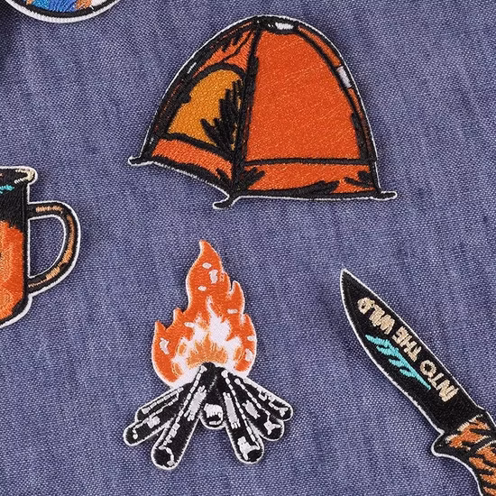 Toppa ricamata con bordo Merrow personaggio dei cartoni animati personalizzato per spalline di accessori di abbigliamento