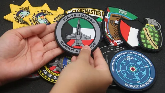 Cina Toppe in gomma ricamate personalizzate Logo Accessori per indumenti sfusi 3D Cucici Ricamo in stile cartone animato Toppa in PVC per fuoco Ferro su velcro per accessori di abbigliamento